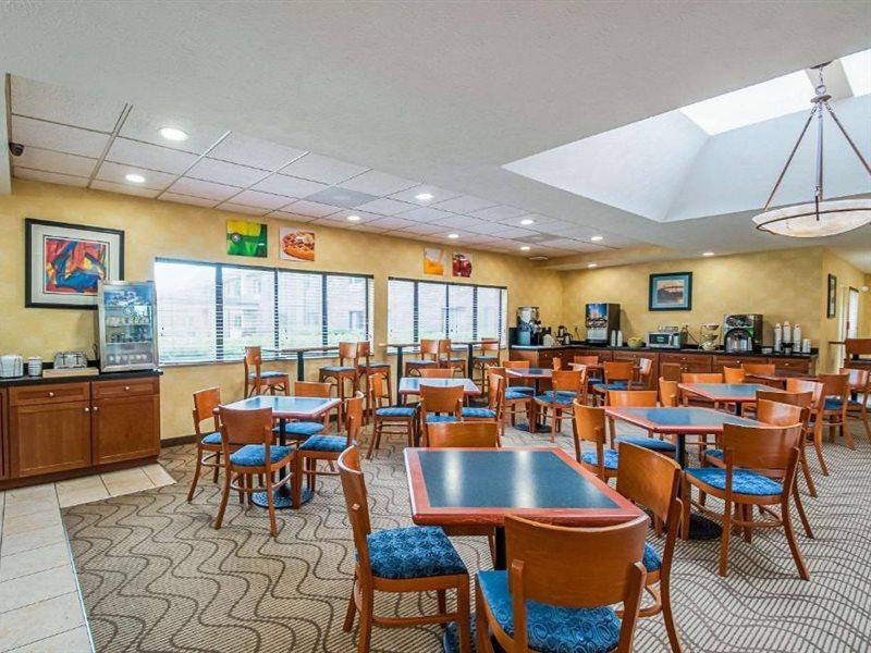 Quality Inn Солсбъри Екстериор снимка