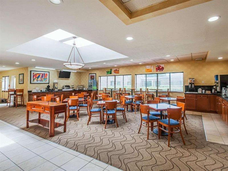 Quality Inn Солсбъри Екстериор снимка
