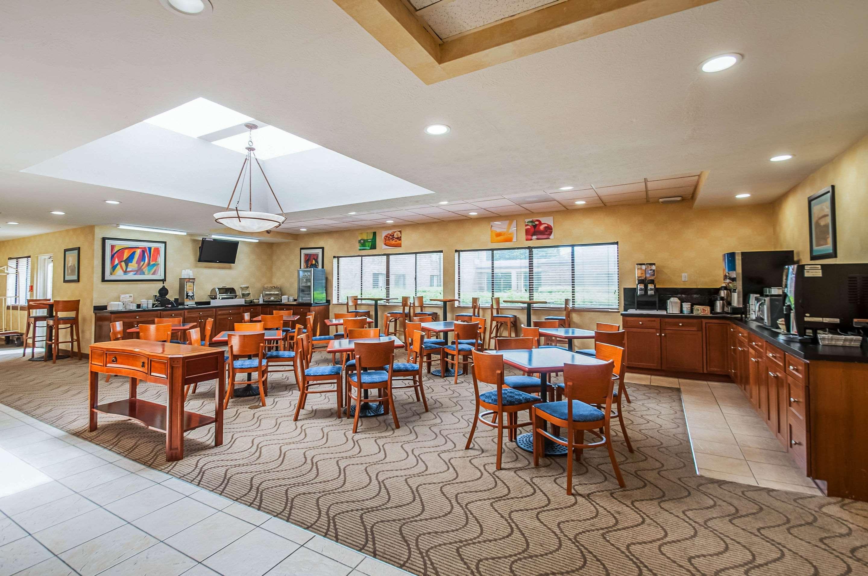 Quality Inn Солсбъри Екстериор снимка