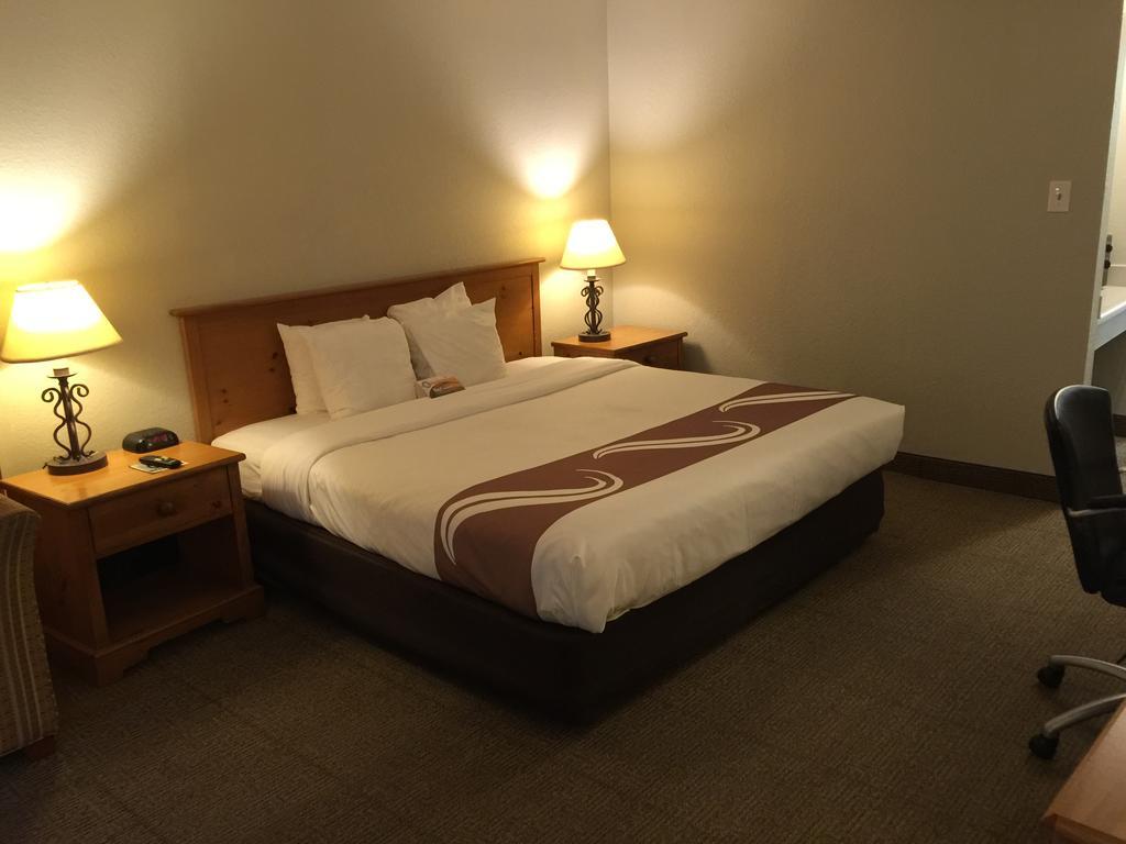 Quality Inn Солсбъри Екстериор снимка
